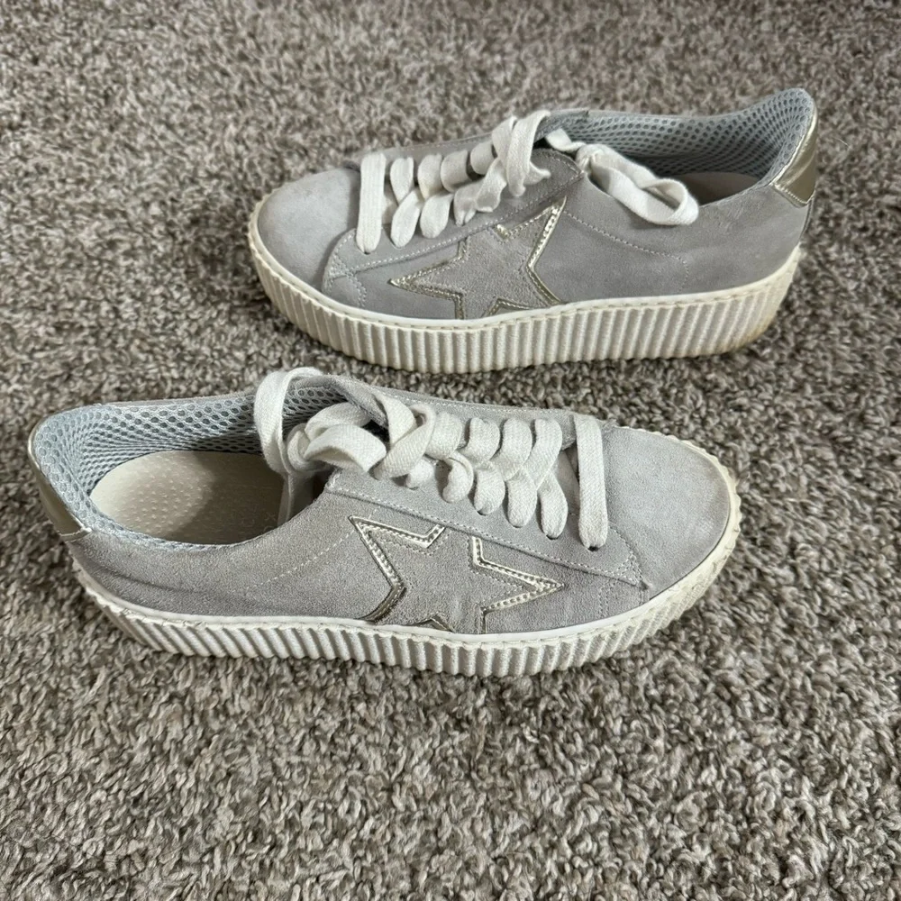 The Shoe Box Platform Tennis Shoes Size 6